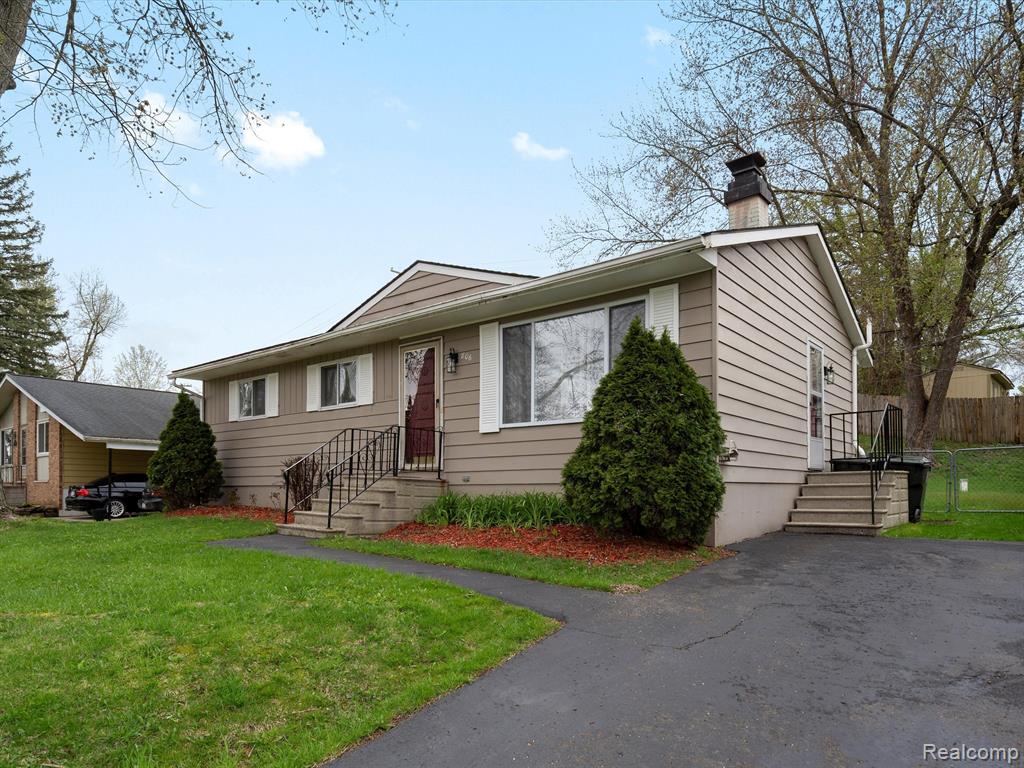 806 HARRY PAUL Drive, Lake Orion, MI 48362 — Photo 2