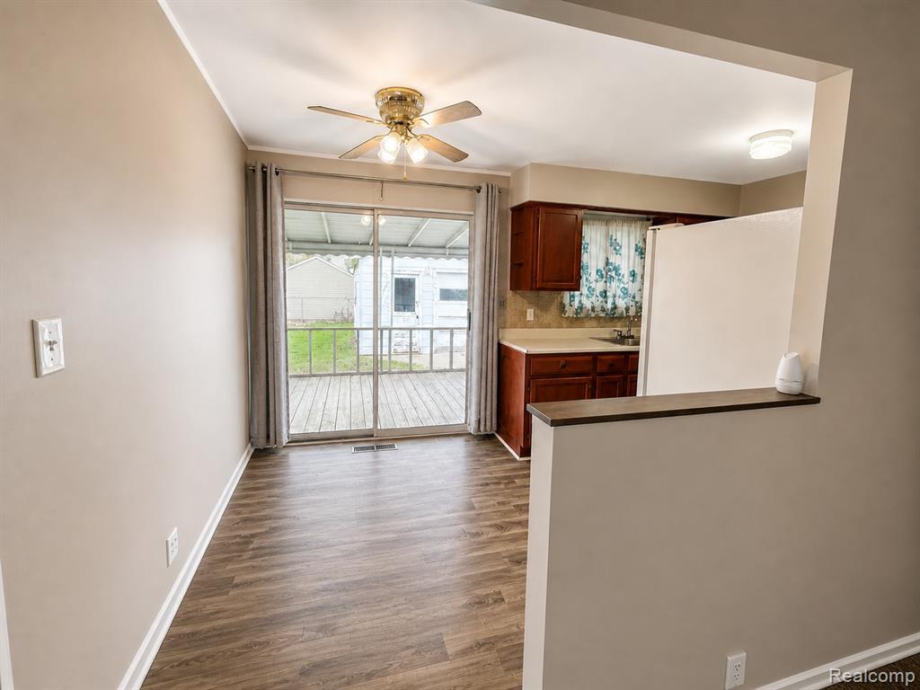 813 McKeighan Avenue, Flint, MI 48507 — Photo 6