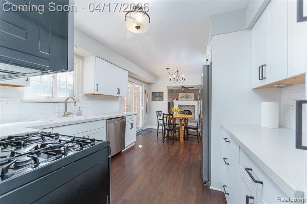 5854 Willow Creek Drive, Canton, MI 48187 — Photo 11