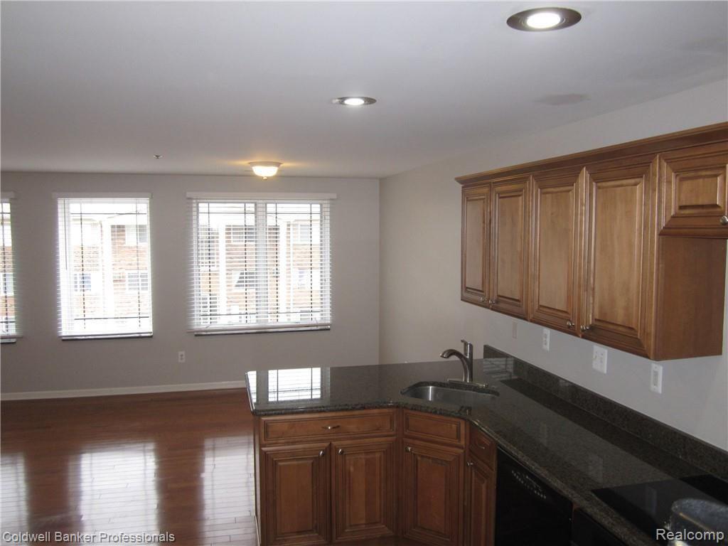 610 E Eleven Mile Road, Royal Oak, MI 48067 — Photo 13