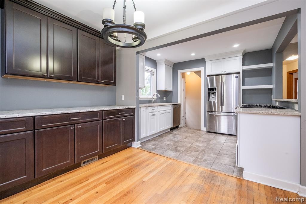 807 Vermont Avenue, Royal Oak, MI 48067 — Photo 9