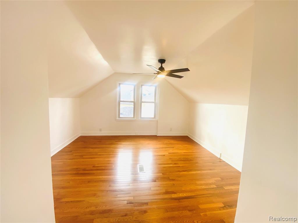 734 Highland Street, Wyandotte, MI 48192 — Photo 33