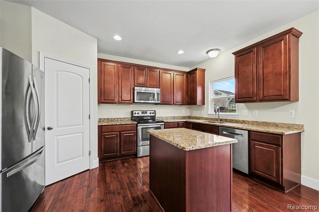 59684 Twin Pines Drive, New Hudson, MI 48165 — Photo 6