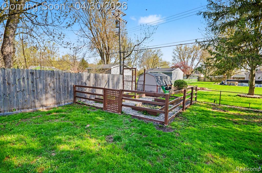 4884 Sundale Drive, Clarkston, MI — Photo 27