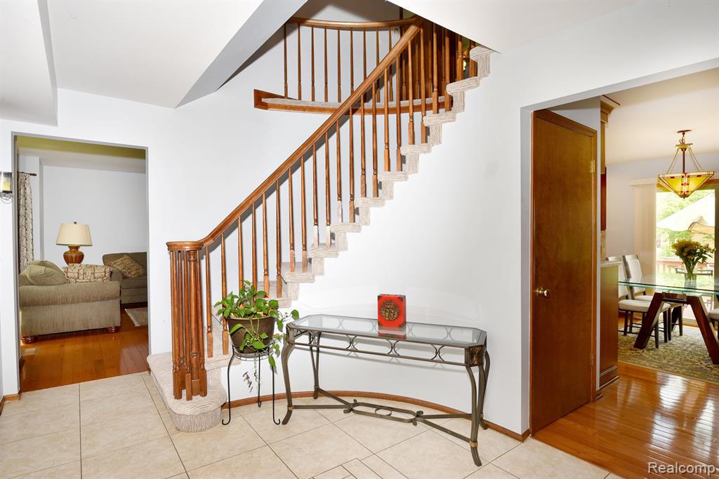 6186 Smithfield Drive, Troy, MI 48085 — Photo 17