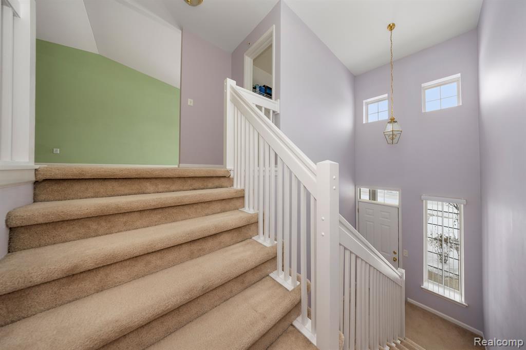 28260 OAKMONTE Circle E, New Hudson, MI 48165 — Photo 5