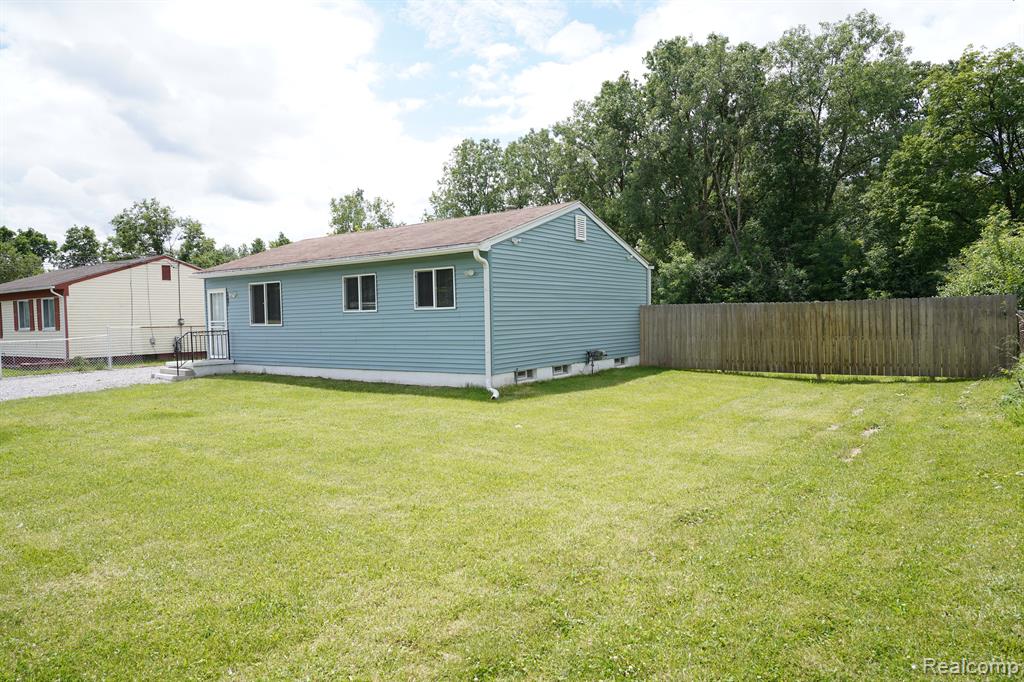 5383 NASSER Street, Flint, MI 48505 — Photo 5