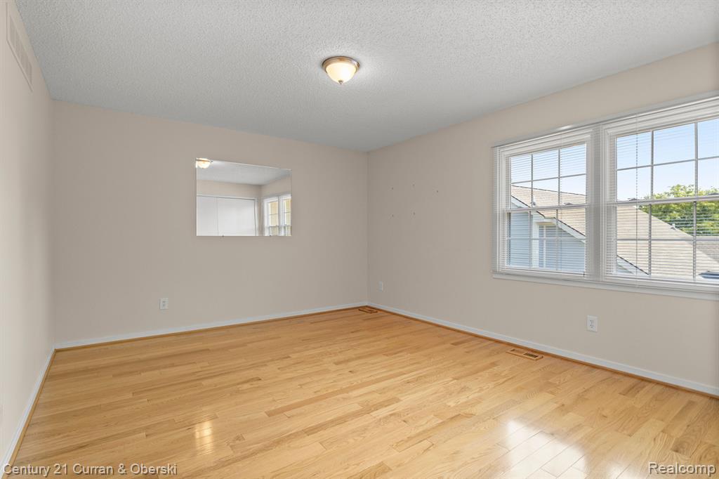 41665 CHARLESTON Lane, Novi, MI 48377 — Photo 28