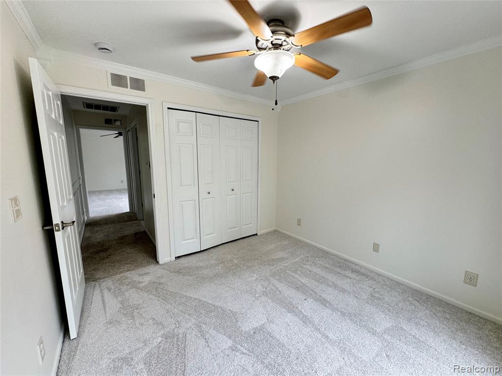 5472 Pine Aires Drive, Sterling Heights, MI 48314 — Photo 14