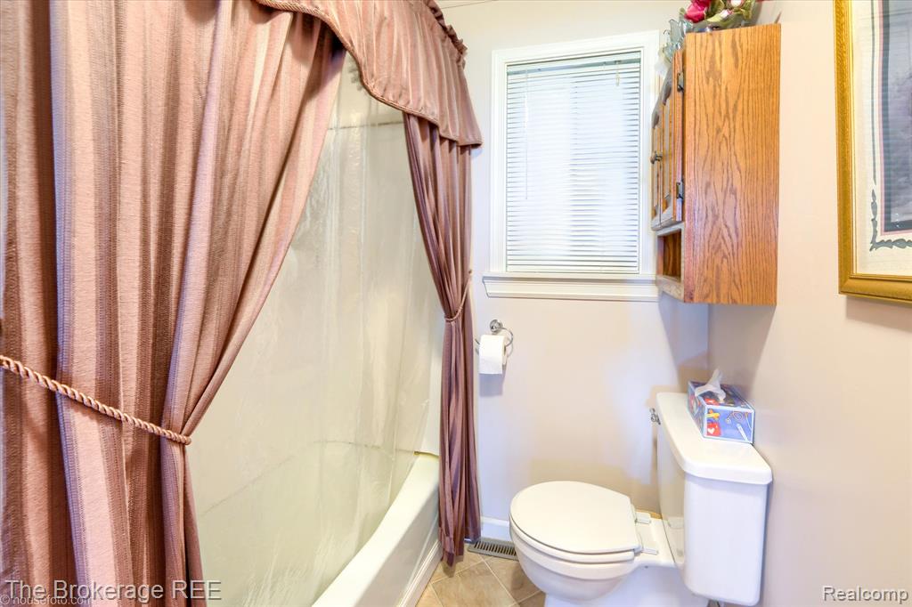 9050 E Bristol Road, Davison, MI 48423 — Photo 55