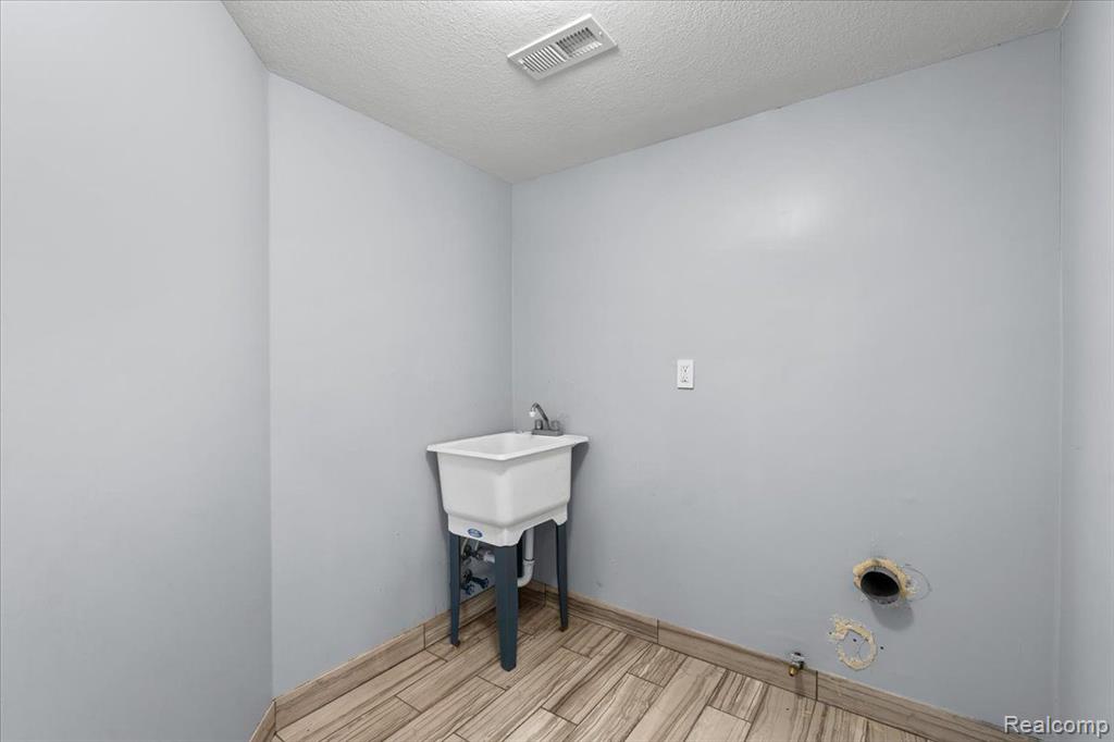 41174 WESTFIELD Circle, Canton, MI 48188 — Photo 24