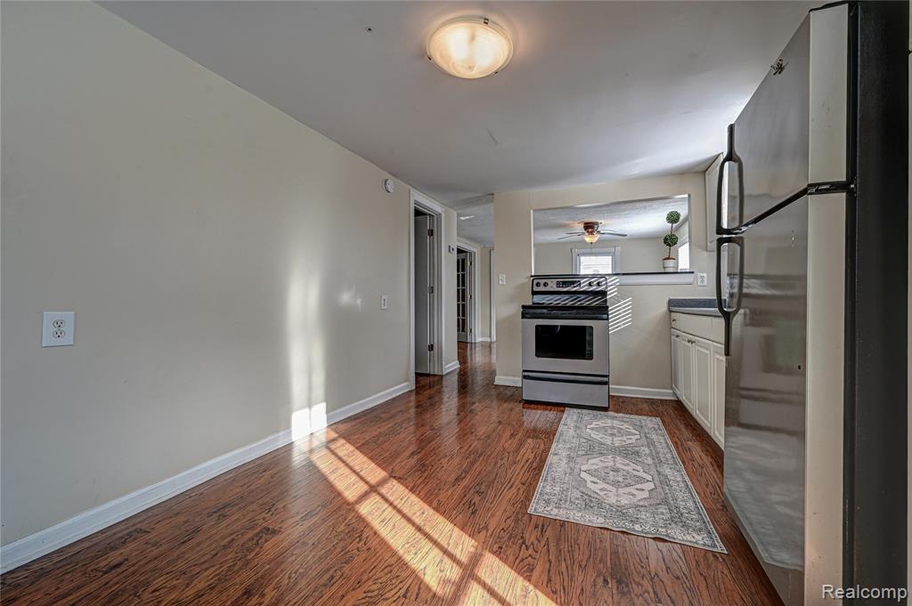 969 Dunreath Street, Walled Lake, MI 48390 — Photo 10