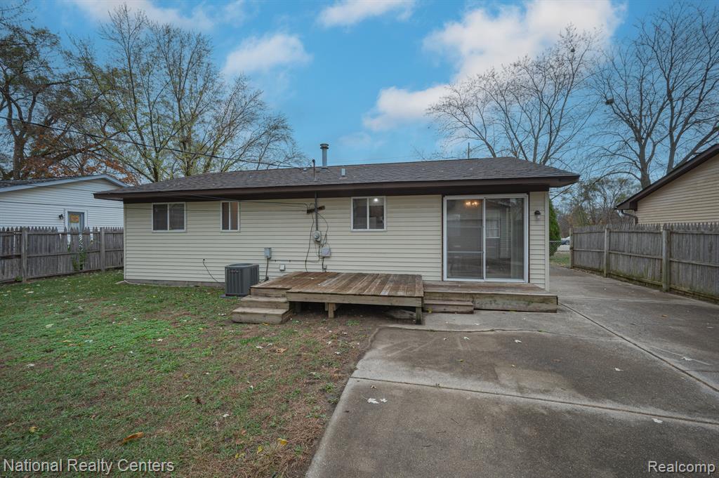 47445 DEQUINDRE Road, Rochester Hills, MI 48307 — Photo 2
