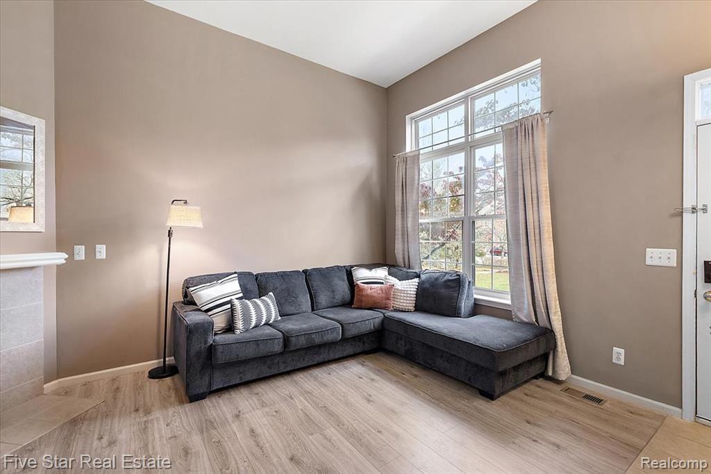16924 Farmington Road, 93, Livonia, MI 48154 — Photo 26