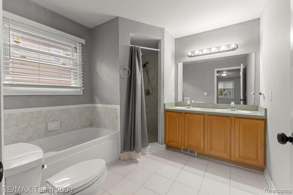 51336 Pinewood Drive, Macomb, MI 48042 — Photo 29