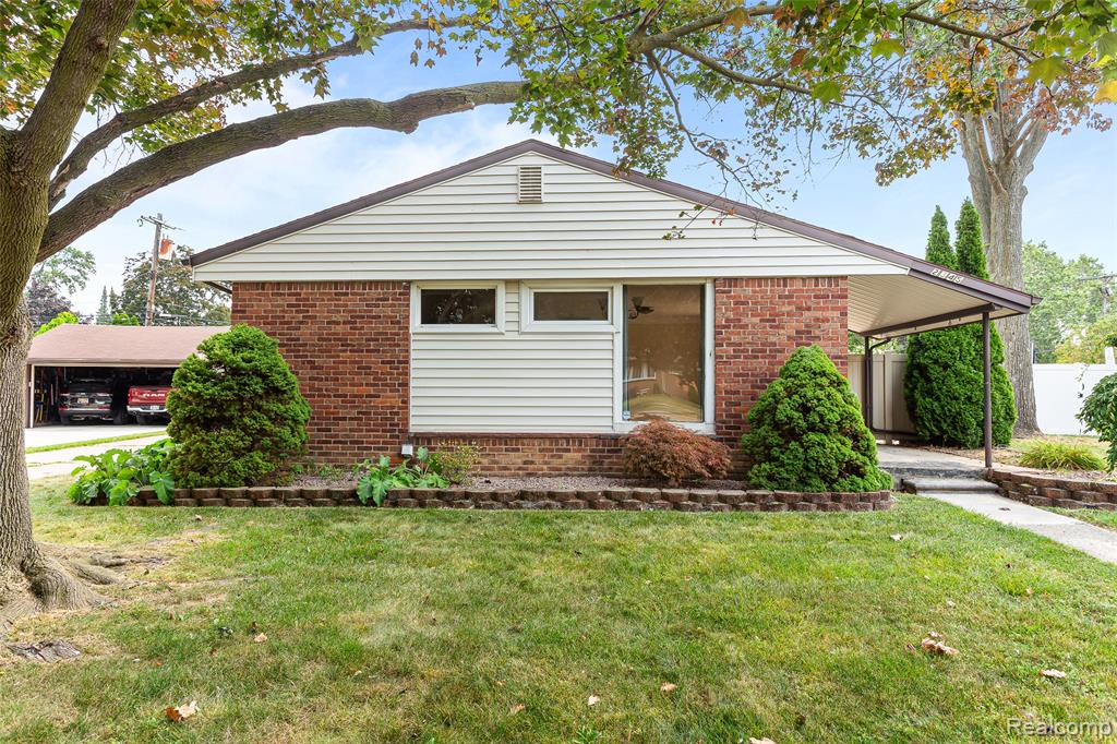 2345 Middlefield Road, Trenton, MI 48183