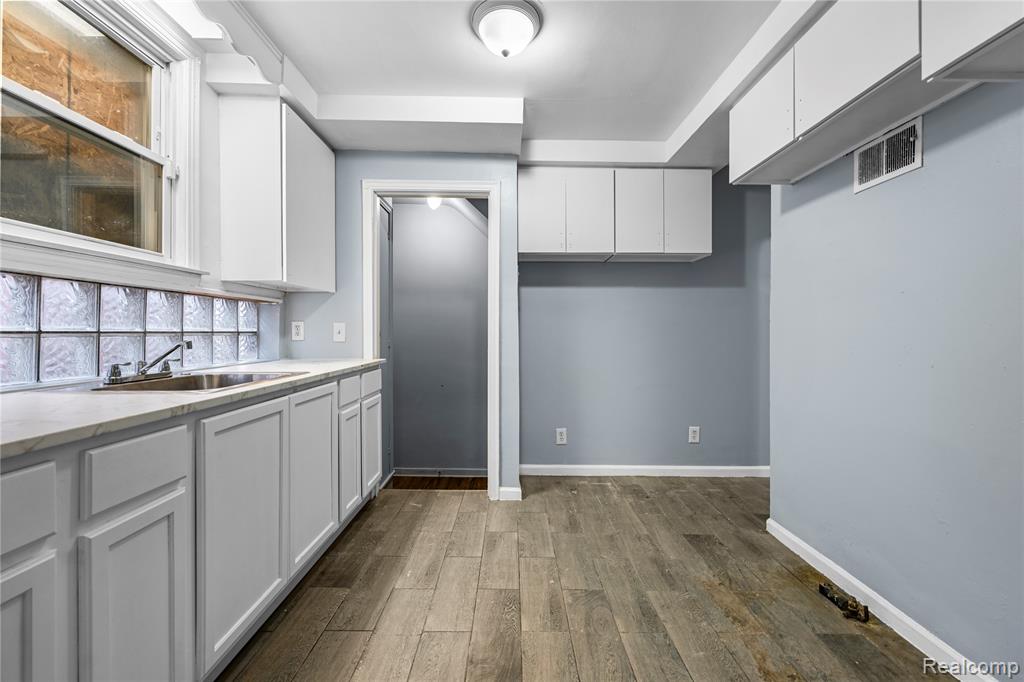 17511 Westmoreland Road, Detroit, MI 48219 — Photo 12