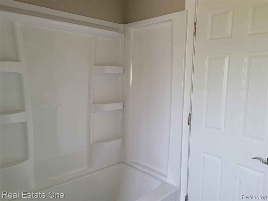 4212 Halkirk Drive, Waterford, MI 48329 — Photo 20