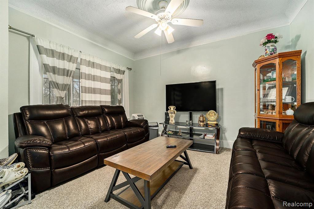 4568 CHARLES Street, Hamtramck, MI 48212 — Photo 7