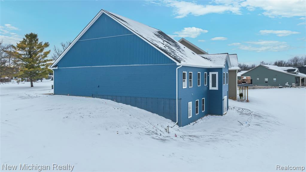 7453 Village Court, Davisburg, MI 48350 — Photo 8