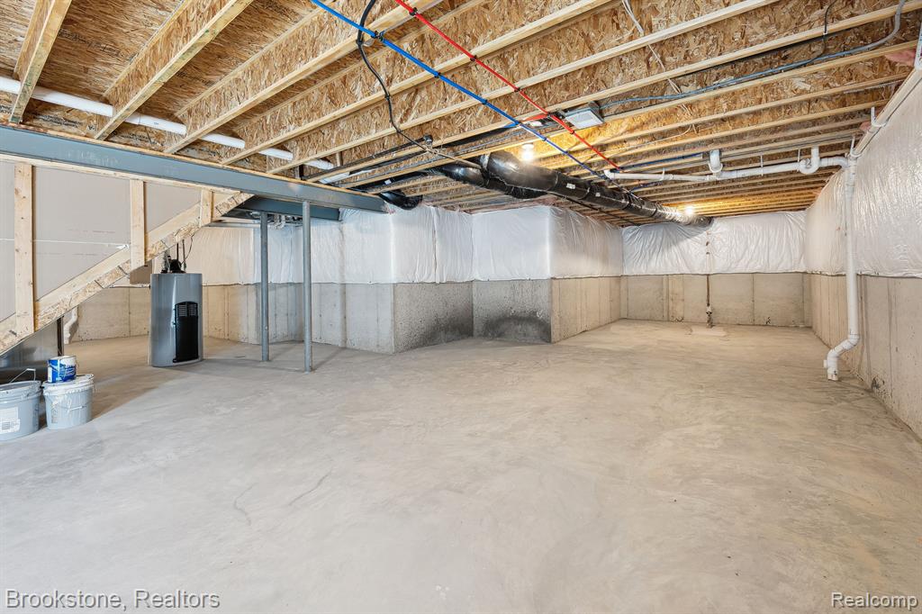 527 HOLMDALE Way, Ann Arbor, MI 48108 — Photo 37