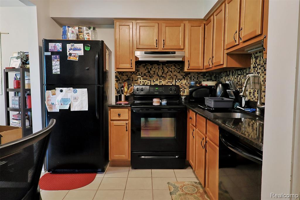 7600 Woodview Street, 2, Westland, MI — Photo 9