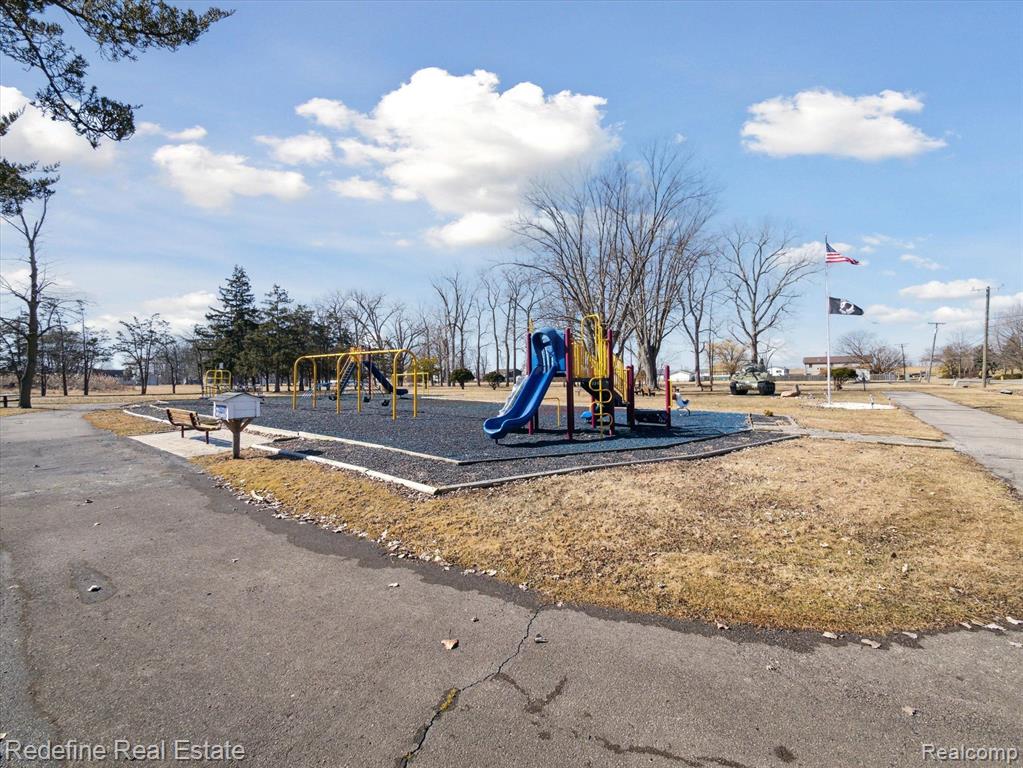 6730 Lakeshore Drive, Newport, MI 48166 — Photo 46