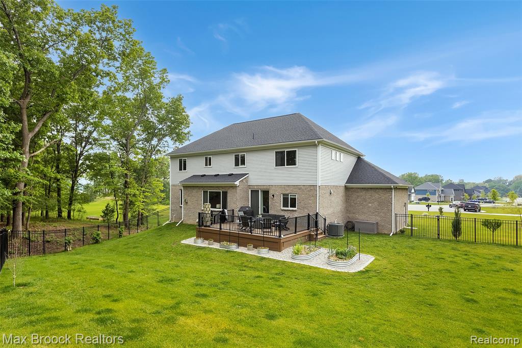 460 Lake Manitou Trail, Oxford, MI 48371 — Photo 59