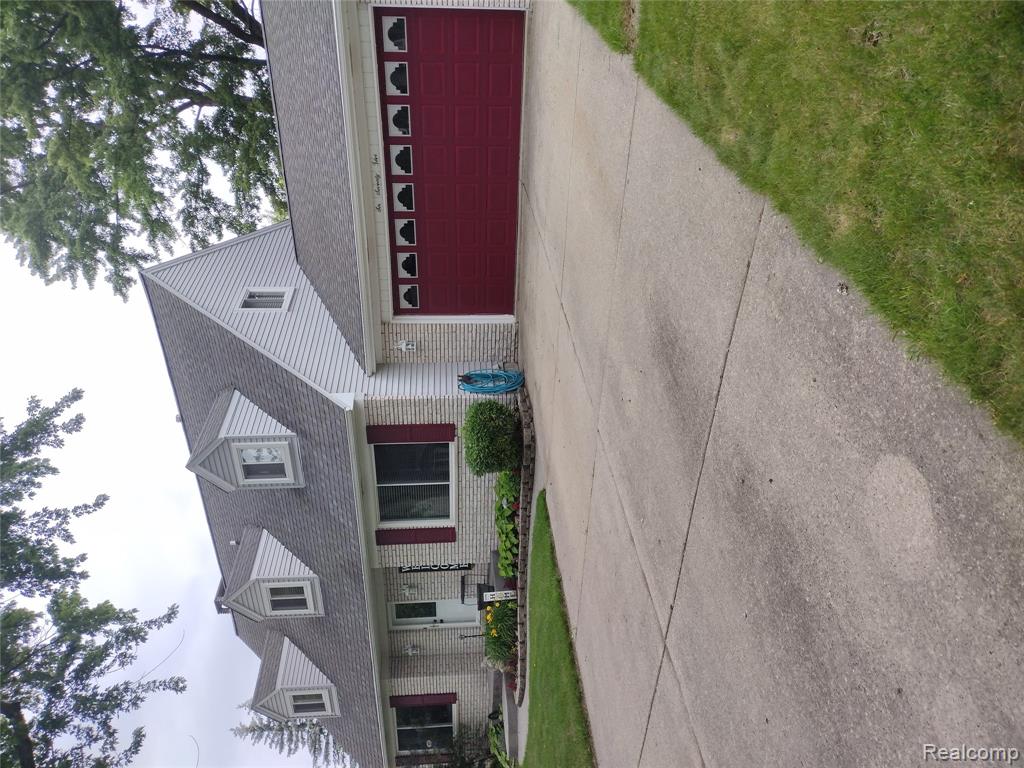 675 Montana Street, Marysville, MI 48040 — Photo 3