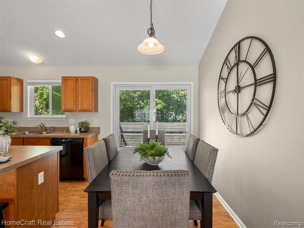 5930 FORESTAL Drive, Waterford, MI 48327 — Photo 17