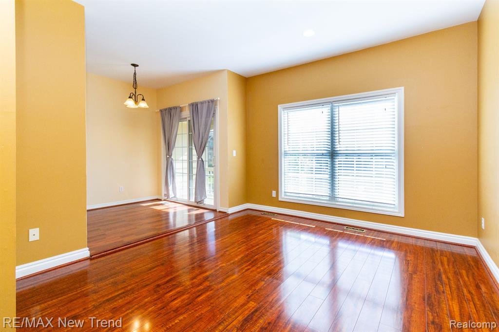 1611 E LAKEVIEW Lane, Canton, MI 48187 — Photo 14