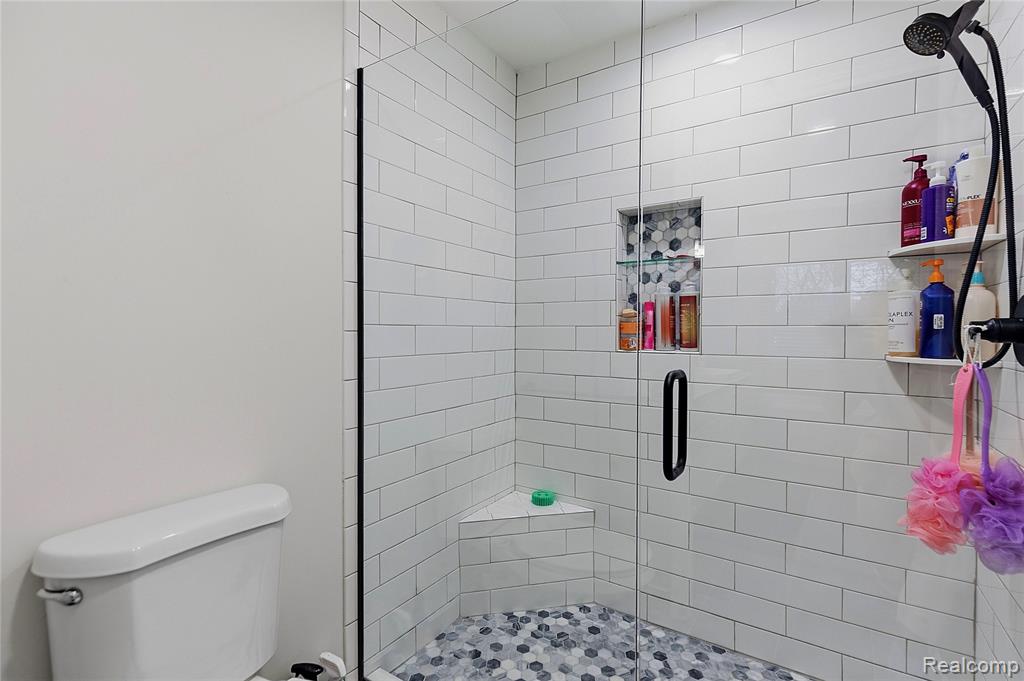 54126 Scarboro Way, Shelby Twp, MI 48316 — Photo 33