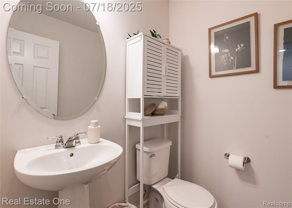 520 Lake Village, Waterford, MI 48328 — Photo 18