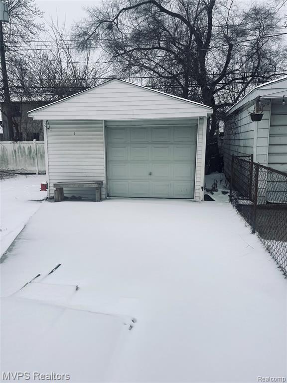 45 W Hudson Avenue, Madison Heights, MI 48071 — Photo 4