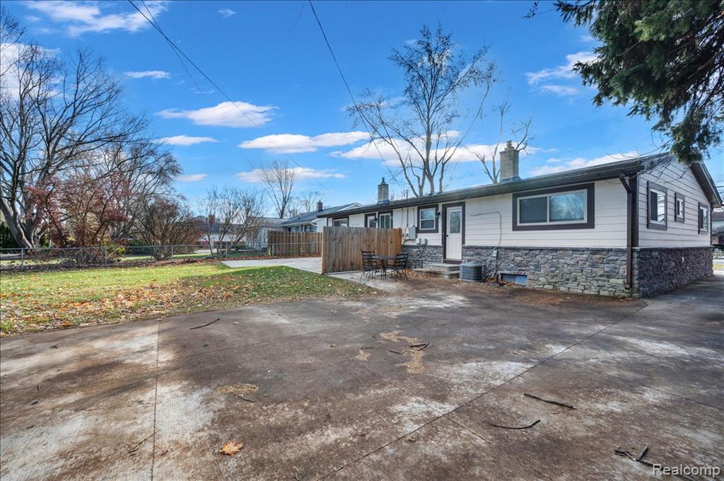 8365 21 Mile Road, Shelby Twp, MI 48317 — Photo 17