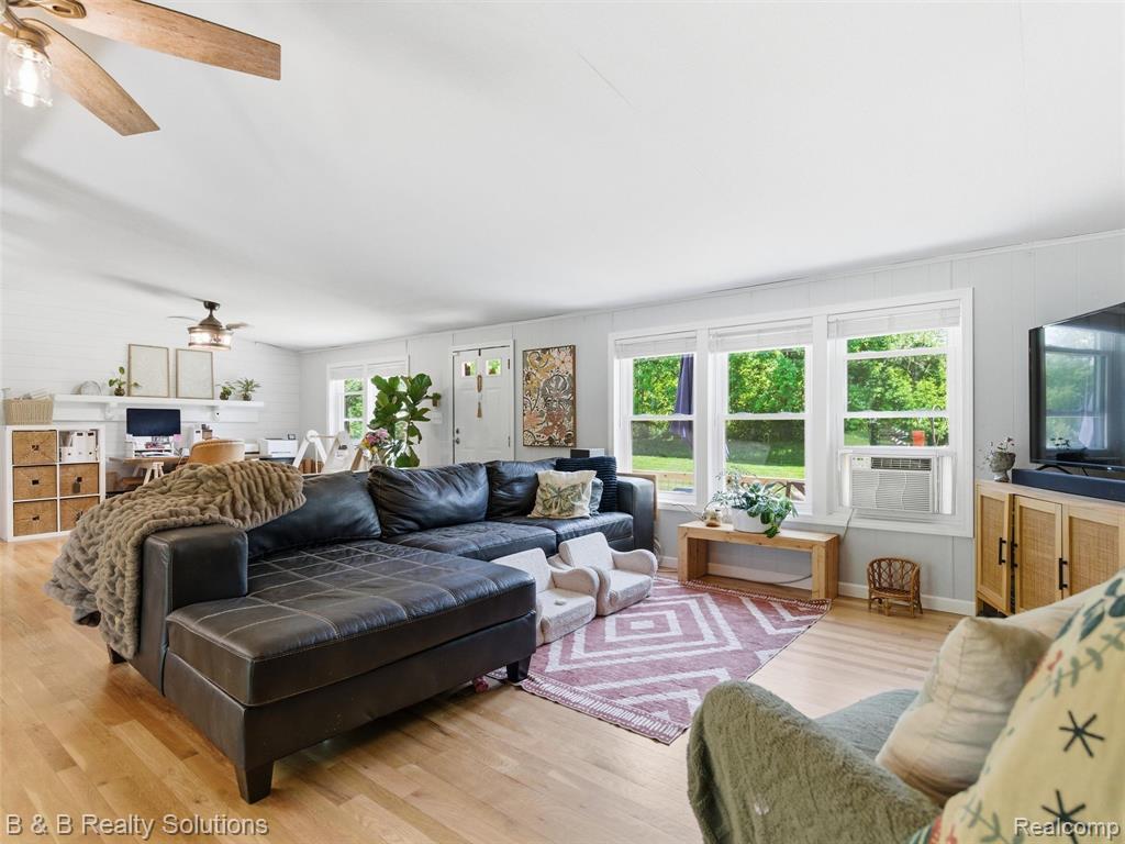 60455 Bates Road, New Haven, MI 48048 — Photo 41