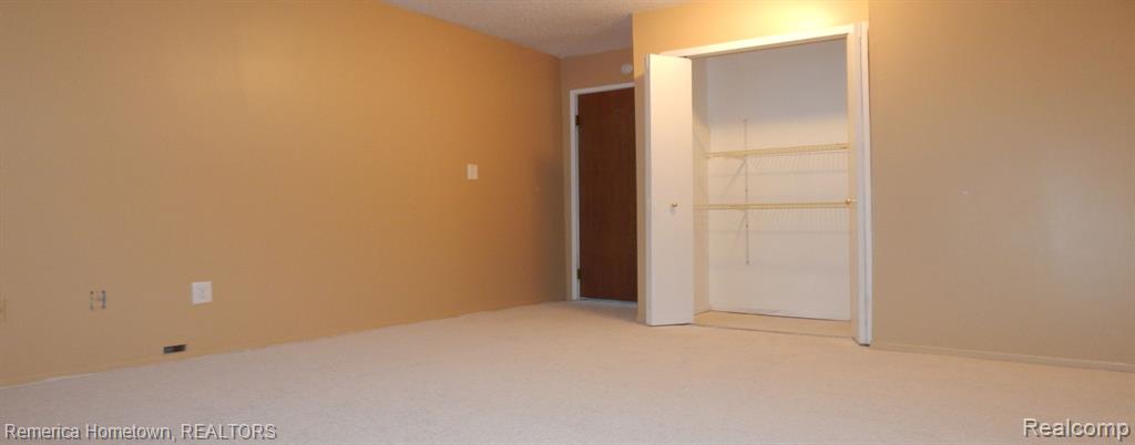 812 cliffs Drive, Ypsilanti, MI 48198 — Photo 17