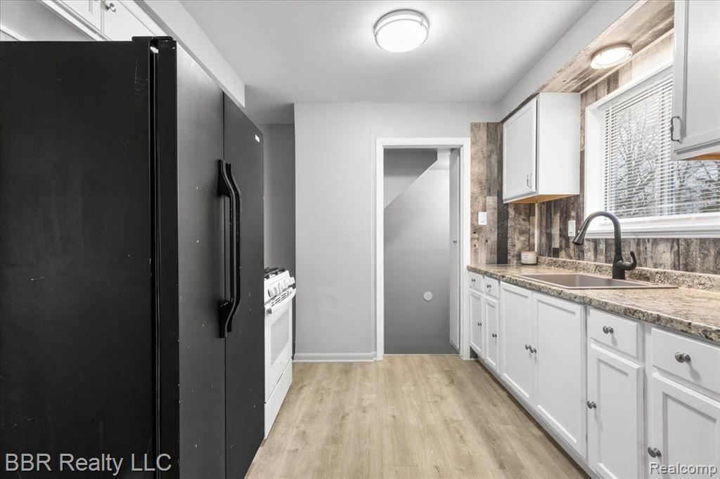 408 WHITE Avenue, Lincoln Park, MI 48146 — Photo 11