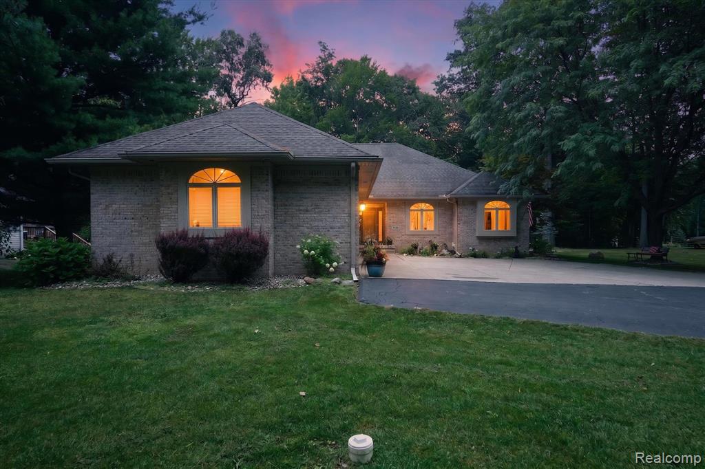 7480 Majestic Woods Drive, Linden, MI 48451