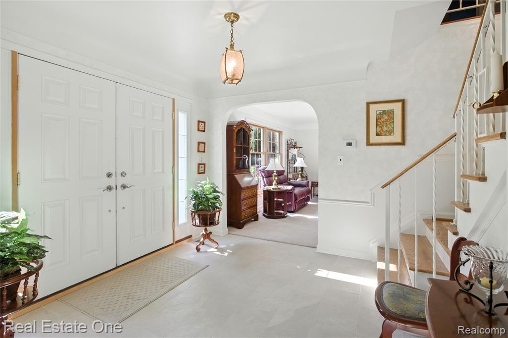 604 Longford Drive, Rochester Hills, MI 48309 — Photo 4