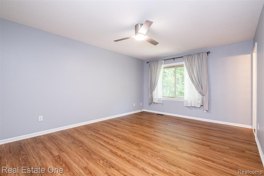 4079 Cumberland Court, Commerce Twp, MI 48390 — Photo 32