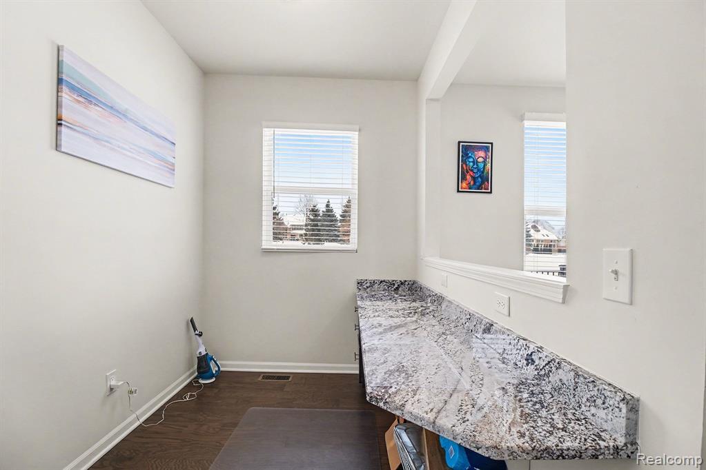 49772 Shoreline Drive, Canton, MI 48187 — Photo 11