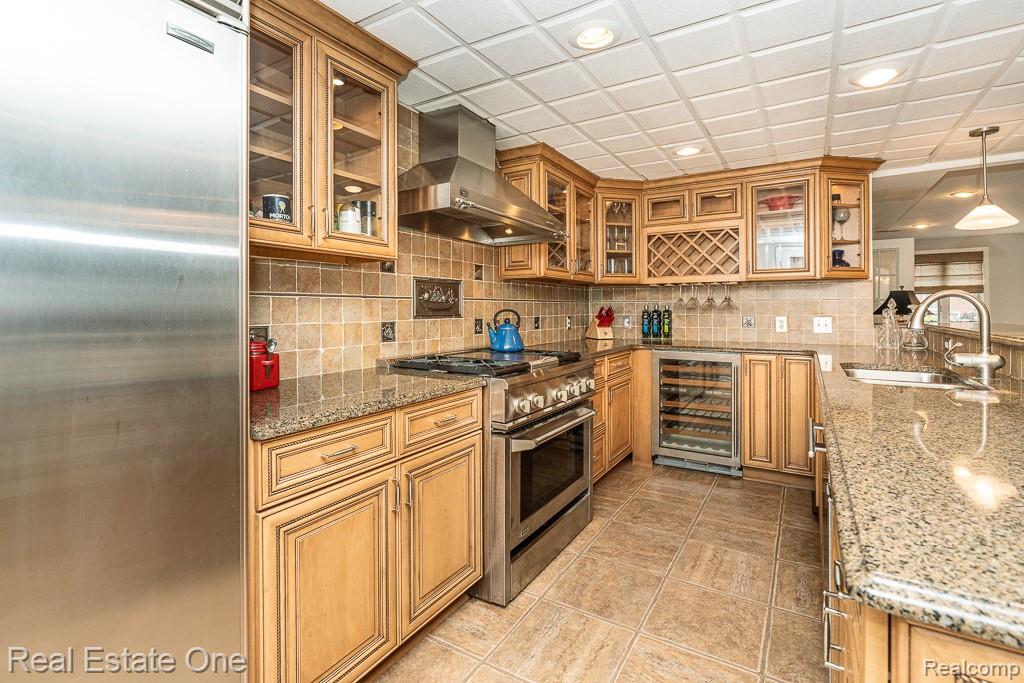 6595 Edith Court, Troy, MI 48085 — Photo 54