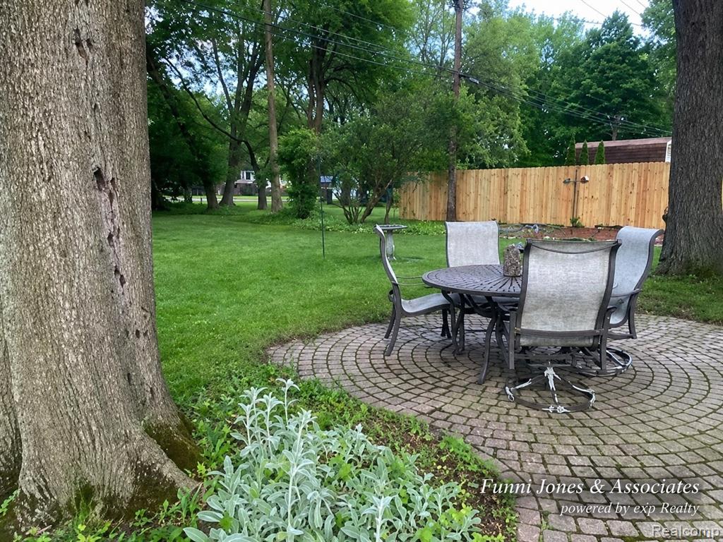 9552 Wayne Road, Livonia, MI 48150 — Photo 22