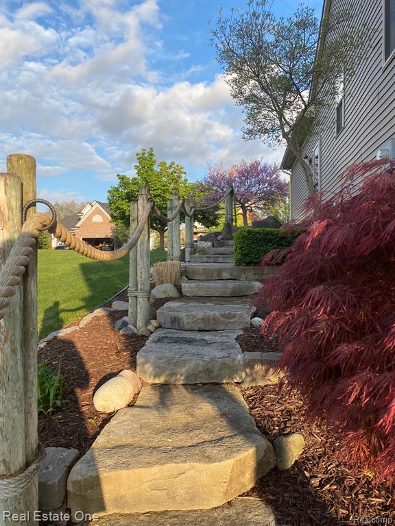 906 W PENINSULA, Oxford, MI 48371 — Photo 33