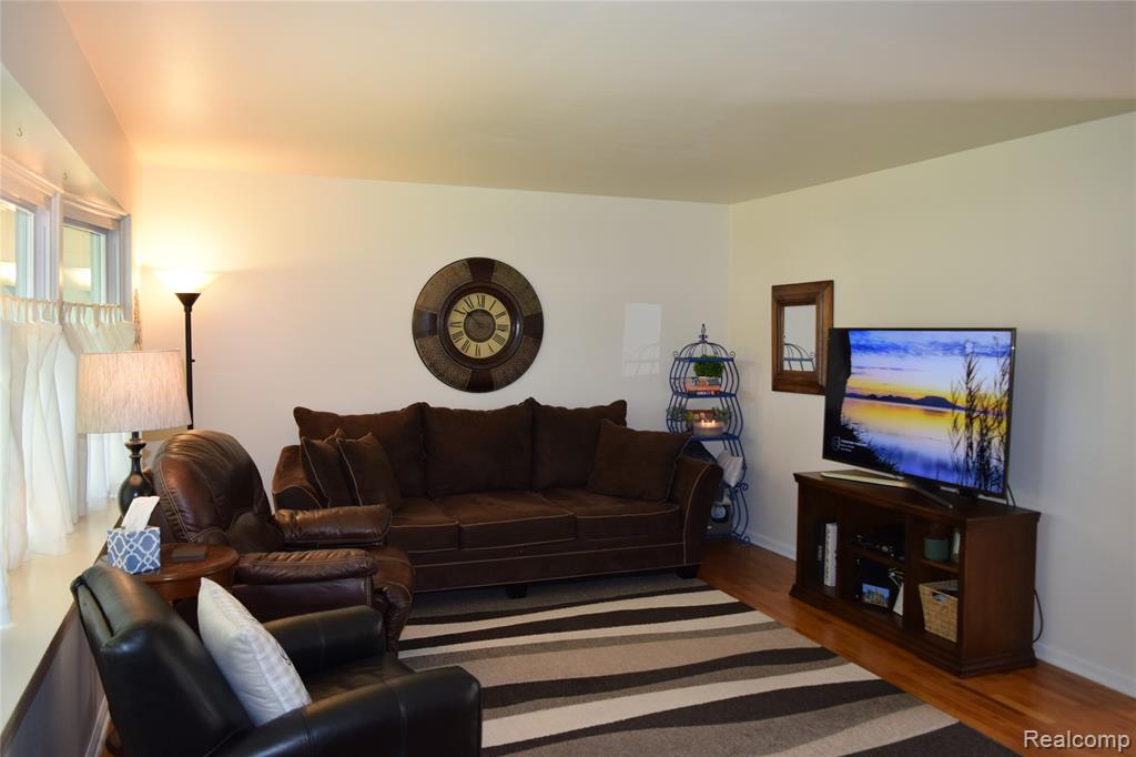6009 Lancaster Drive, Flint, MI 48532 — Photo 3