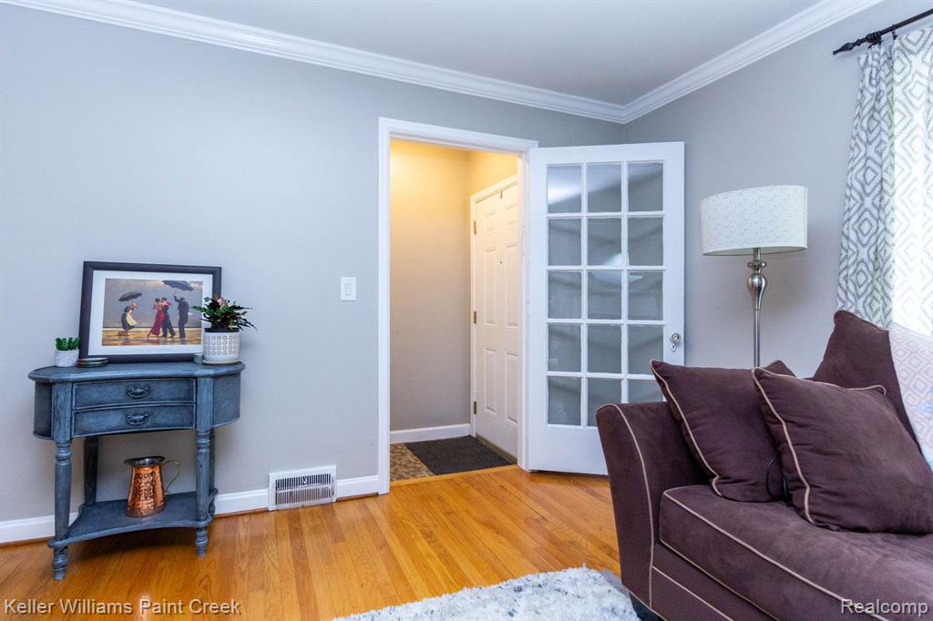 1466 Hampton Rd, Grosse Pointe Woods, MI 48236 — Photo 12