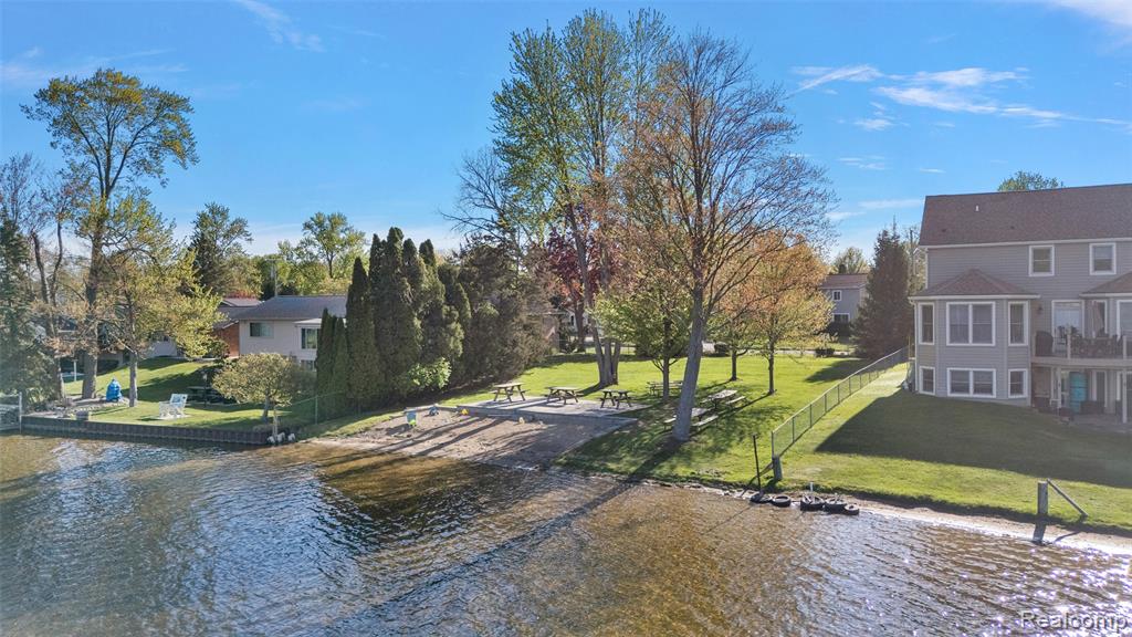 15 Pleasant Lake Drive, Waterford, MI 48327 — Photo 63