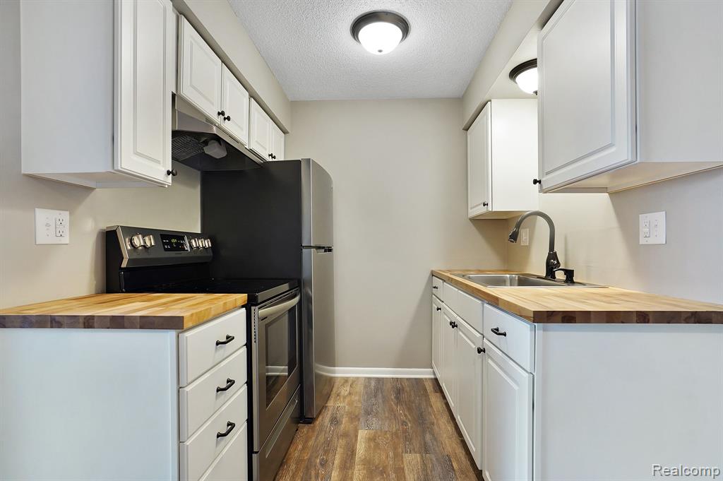 1627 S Riverside Avenue, St. Clair, MI 48079 — Photo 10