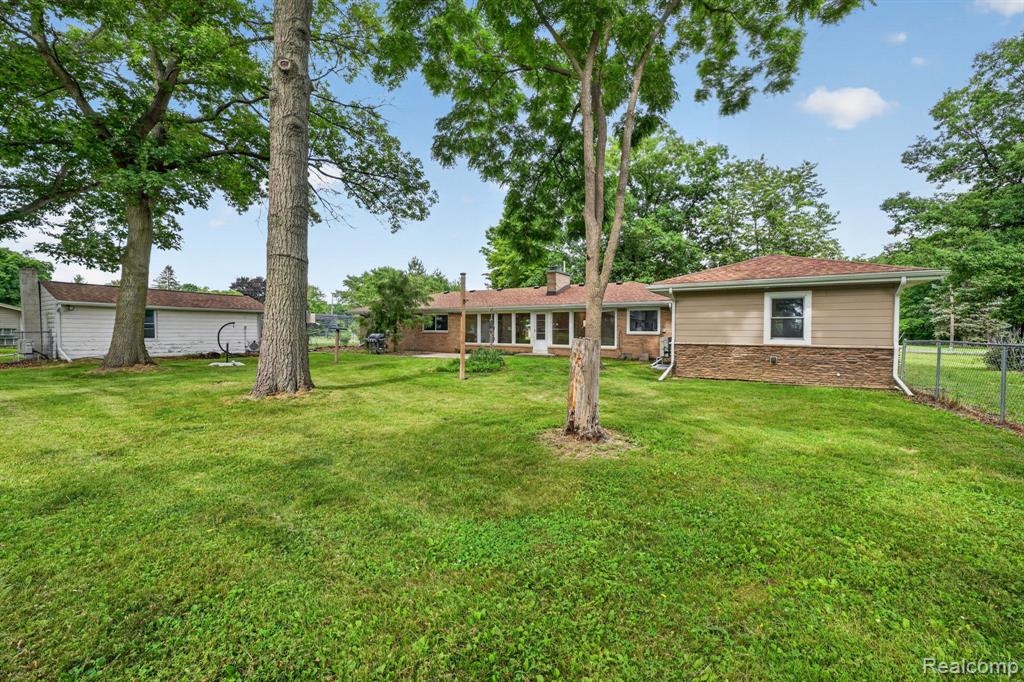 4877 Orchard Lane, Owosso, MI 48867 — Photo 49
